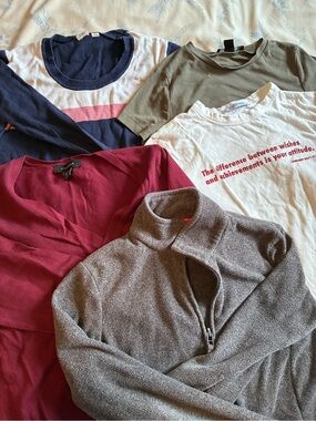 Set of 5 GAP etc 2 sweaters, one zip up & 2 tops